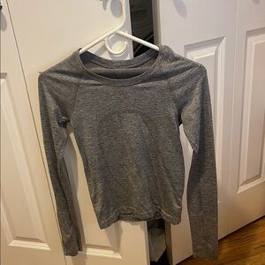Athleta Gray Long Sleeve Top
